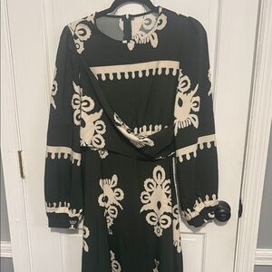 Elegant Green and Cream Patterned Dress